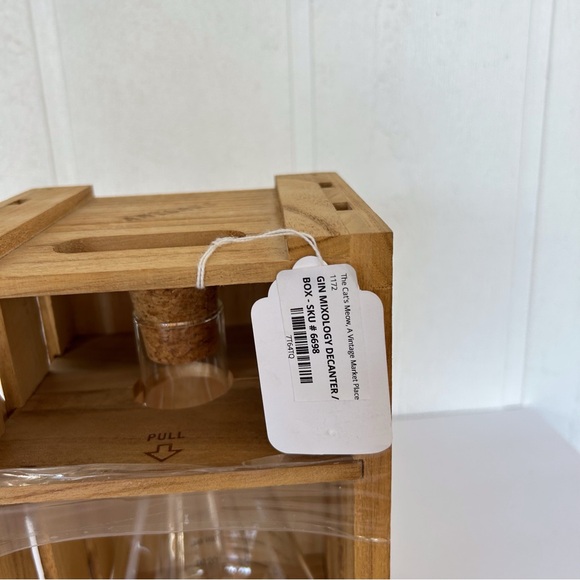 ARTLAND MIXOLOGY GIN DECANTER IN WOODEN CRATE NWT - Picture 11 of 16